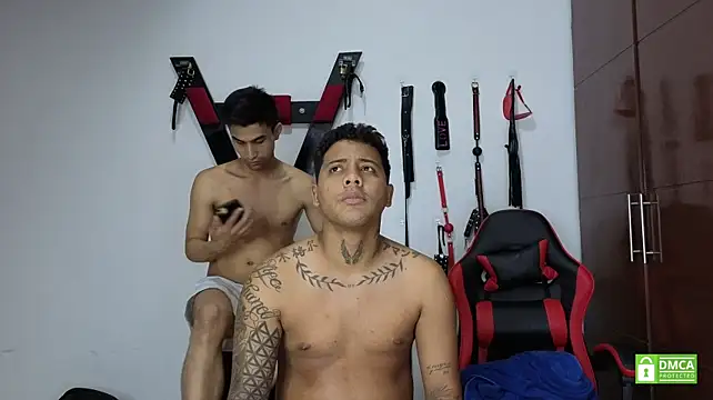EliteBoysLive Pertunjukan Webcam