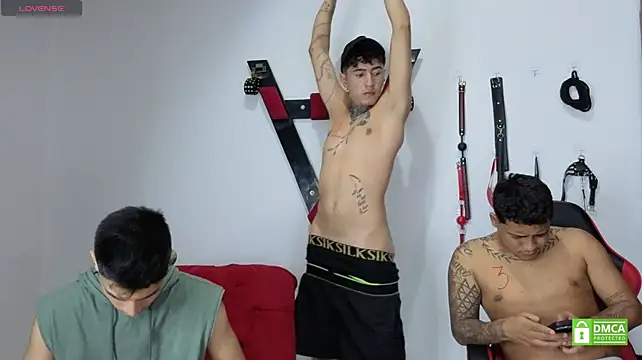 Show modela EliteBoysLive na web-kameri