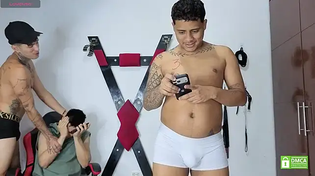 EliteBoysLiven Webbikameraesitys