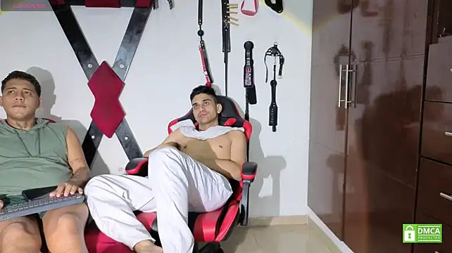 הופעת וובקאם של EliteBoysLive