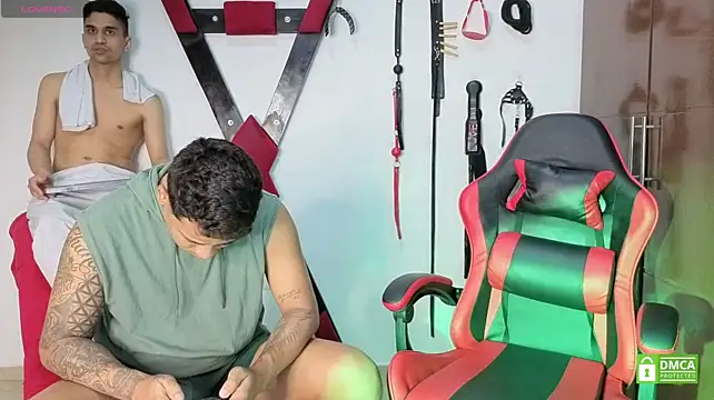 EliteBoysLive Pertunjukan Webcam