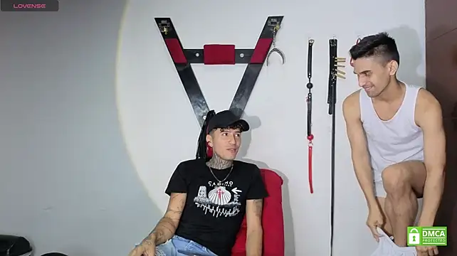 EliteBoysLive: διαδικτυακό σόου στην κάμερα