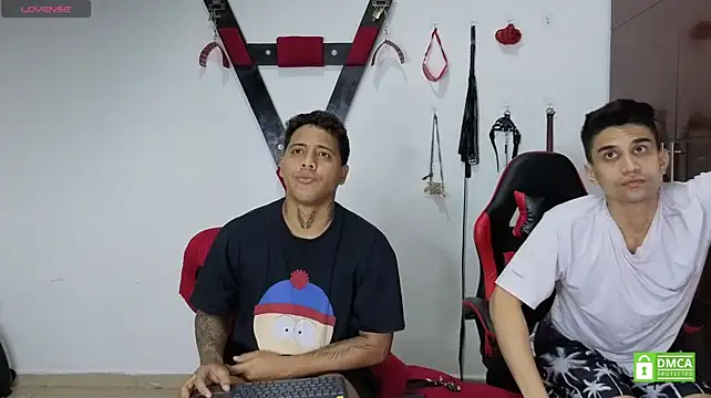EliteBoysLive: διαδικτυακό σόου στην κάμερα