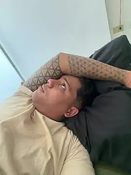 EliteBoysLive Pertunjukan Webcam