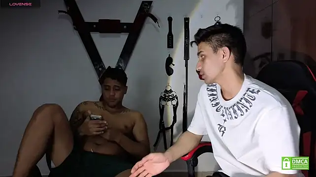 Show modela EliteBoysLive na web-kameri