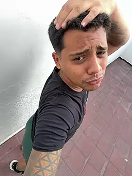EliteBoysLive Pertunjukan Webcam
