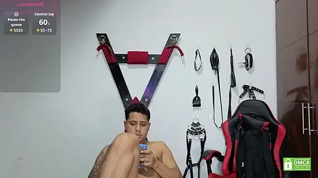 EliteBoysLive Pertunjukan Webcam