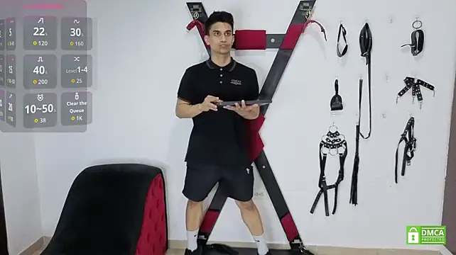 EliteBoysLive: διαδικτυακό σόου στην κάμερα