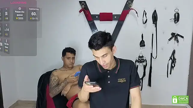 EliteBoysLiven Webbikameraesitys