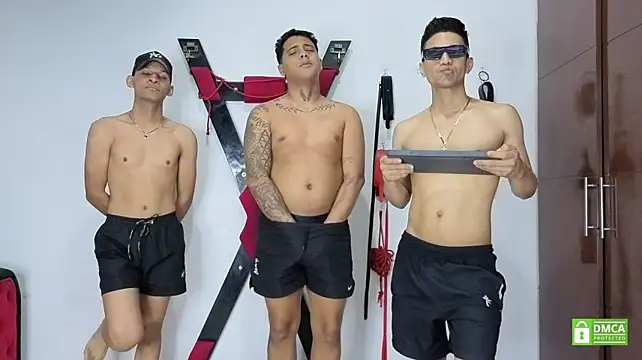 EliteBoysLive Pertunjukan Webcam