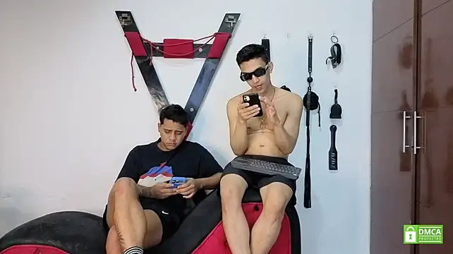 EliteBoysLiven Webbikameraesitys