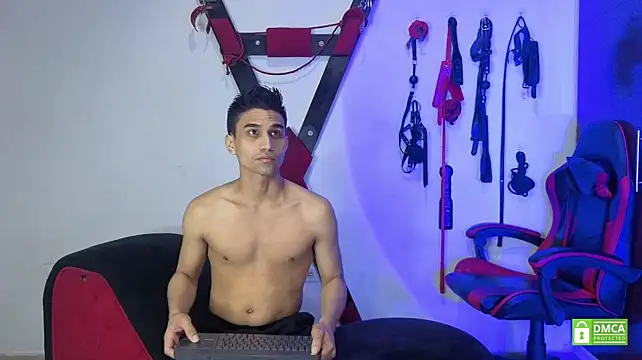 EliteBoysLive: διαδικτυακό σόου στην κάμερα