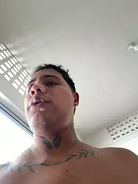 EliteBoysLive: διαδικτυακό σόου στην κάμερα