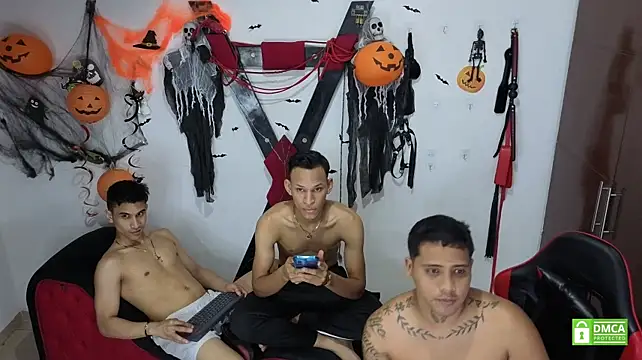 EliteBoysLive: διαδικτυακό σόου στην κάμερα