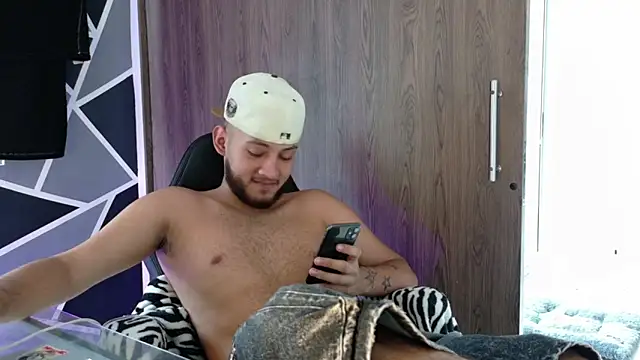 Ryan_Miller111's Webcam Show