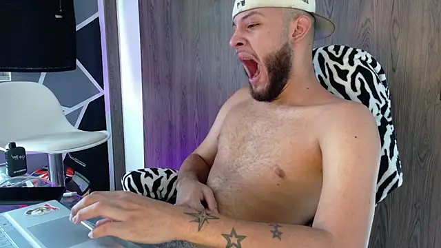 Ryan_Miller111's Webcam Show