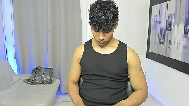 Logan_jake Show in webcam