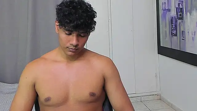 Logan_jake Show in webcam