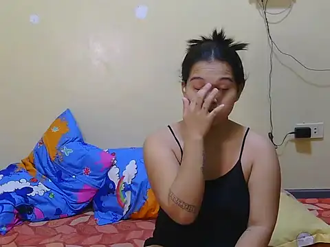 XXX chat uživo modela TwinityX