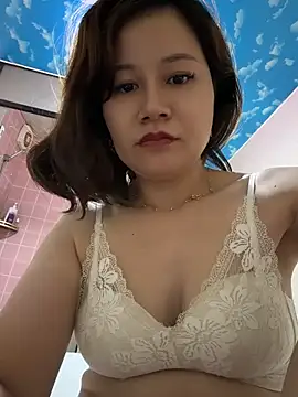 lililuo 在線直播表演