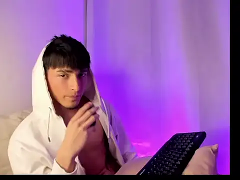Mateo_Mitchell ওয়েবক্যাম শো