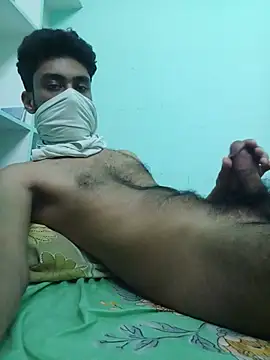 Innocent77 Show in webcam