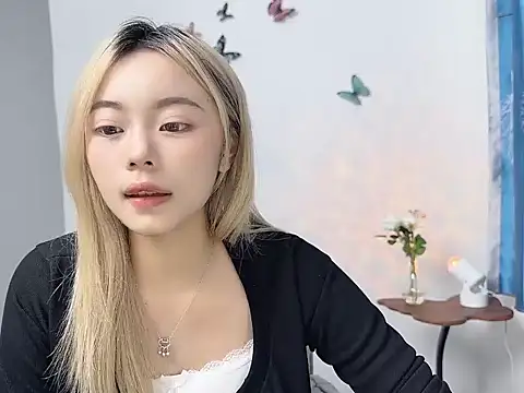 Emma668866 élő XXX-chatje
