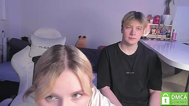 RomPomPonyn Webbikameraesitys