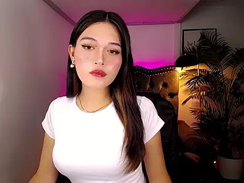 Enchantres_mikay Show Webcam