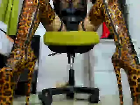 MistressTiffany69 网络视讯表演