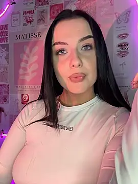PinkyKitten Adlı Modelin Canlı XXX Sohbeti