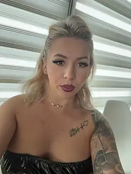Chat +18 de IveySin ao vivo