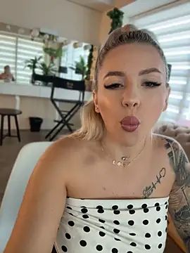 IveySin Adlı Modelin Canlı XXX Sohbeti