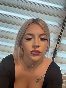 Chat +18 de IveySin ao vivo