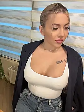 XXX chat uživo modela IveySin