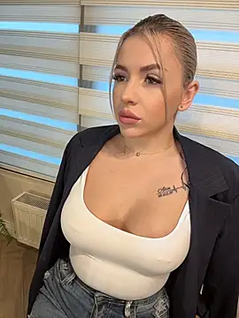 IveySin Adlı Modelin Canlı XXX Sohbeti