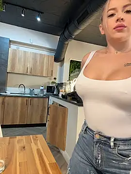 XXX chat uživo modela IveySin
