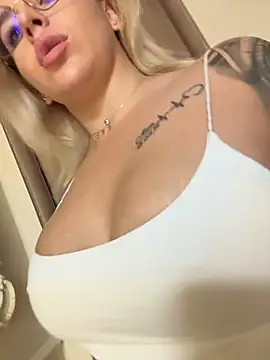IveySin live XXX chat