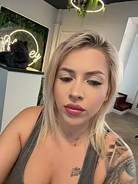 IveySin Chat XXX live