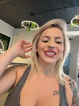 IveySin Chat XXX in diretta