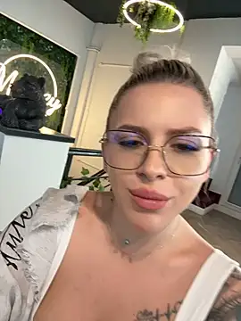 Chat +18 de IveySin ao vivo