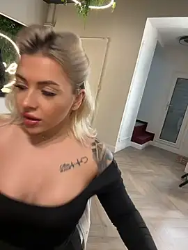 XXX chat uživo modela IveySin