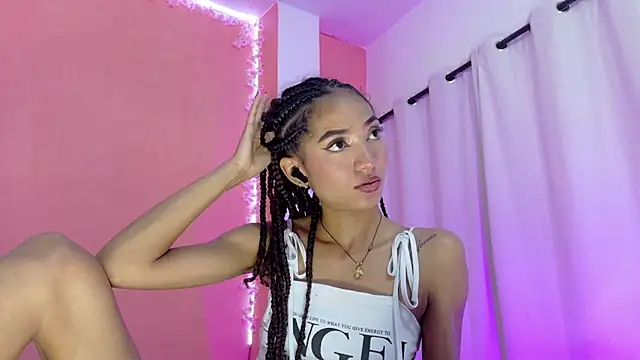 دردشة Charlotte_love23 الجنسية المباشرة