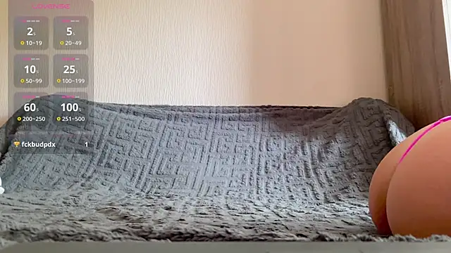 KrystaRachal Show in webcam