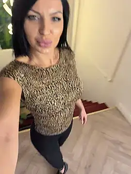 ReynaMorel Chat XXX in diretta