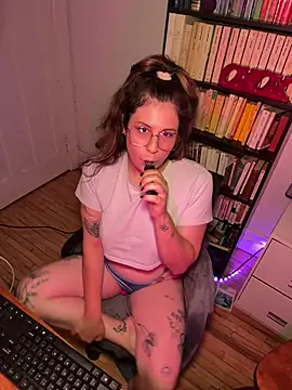Pertunjukan Kamera Web Rosiepussy69