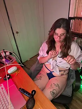 Pokazy przed kamerką – Rosiepussy69