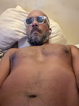 הופעת וובקאם של LeDukx