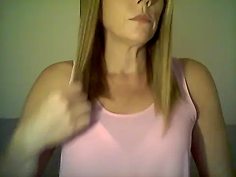 Dominant-DaisyX's Live XXX Chat