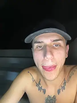 Show modela Sweetbig9boy na web-kameri